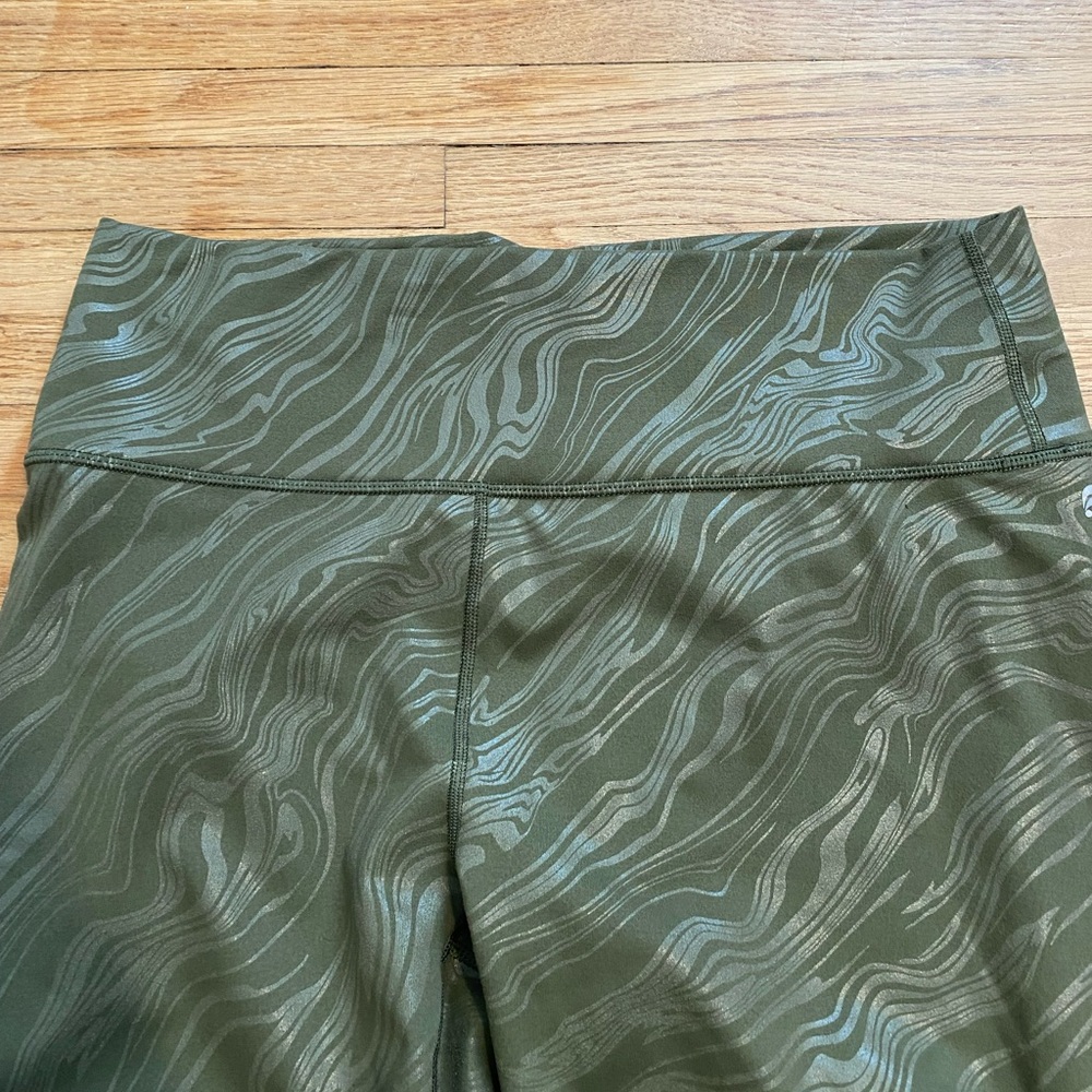 Fabletics Powerhold Olive Green Marble Swirl Print Crop Leggings Women XLarge XL - Picture 4 of 7